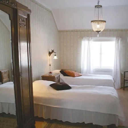 Hotel Kartanohotelli Satulinna 3*