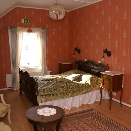 Kartanohotelli Satulinna 3*